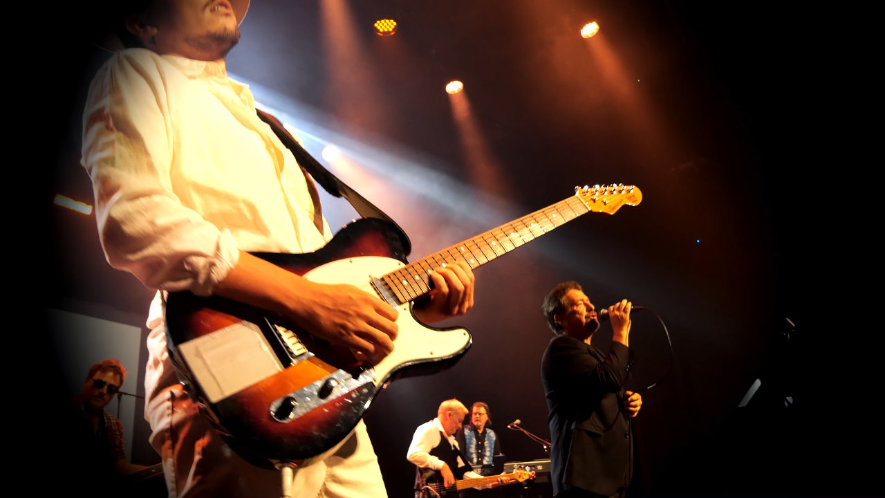 lead guitar player and lead singer live professional photographer sunshine coast and music video production