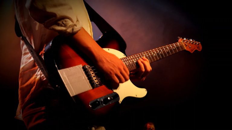 Live band promo guitarist