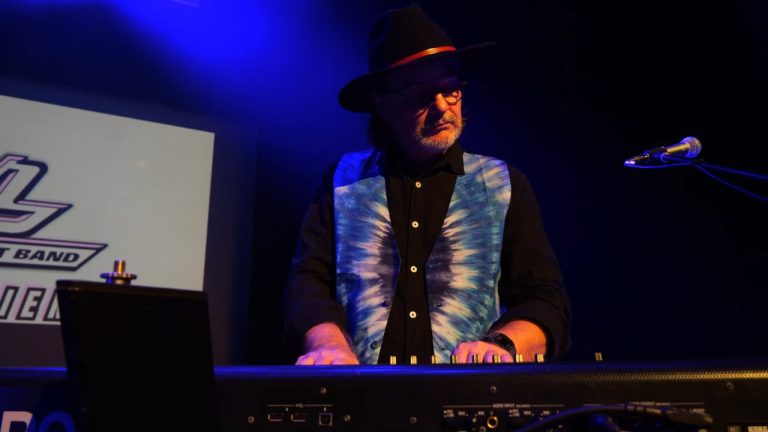 keyboard player live band promo